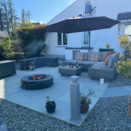 Gæstehus Elm Grove, Family Schull